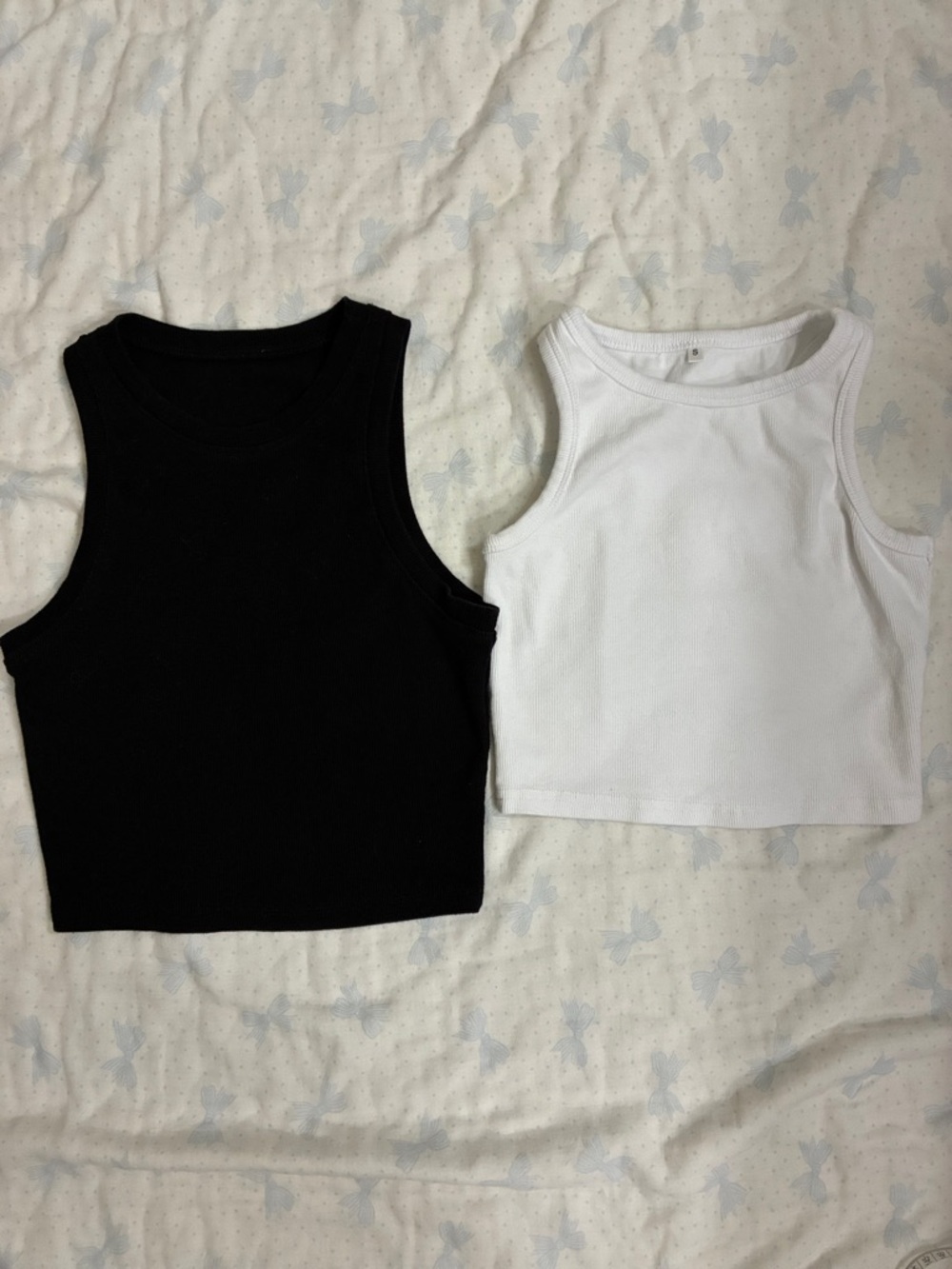 Classic Black/white Ribbed Tank Top - Women's Sleeveless Crop (2pack)